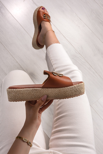 Flatforms  με διακοσμητική αγκράφα