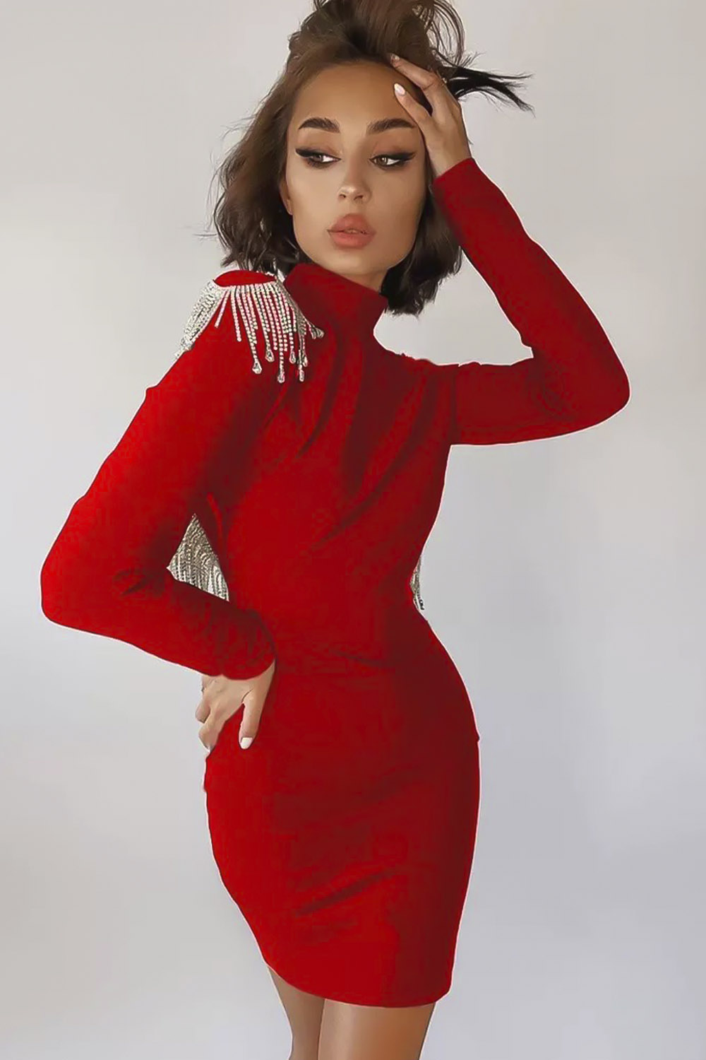 Κόκκινο φόρεμα με άνοιγμα και διακοσμητικά ζιργκόν