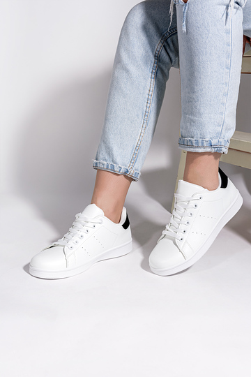 Casual flat αθλητικά για την απλότητα που ψάχνεις