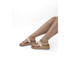Flatform με δερμάτινες λεπτομέρειες