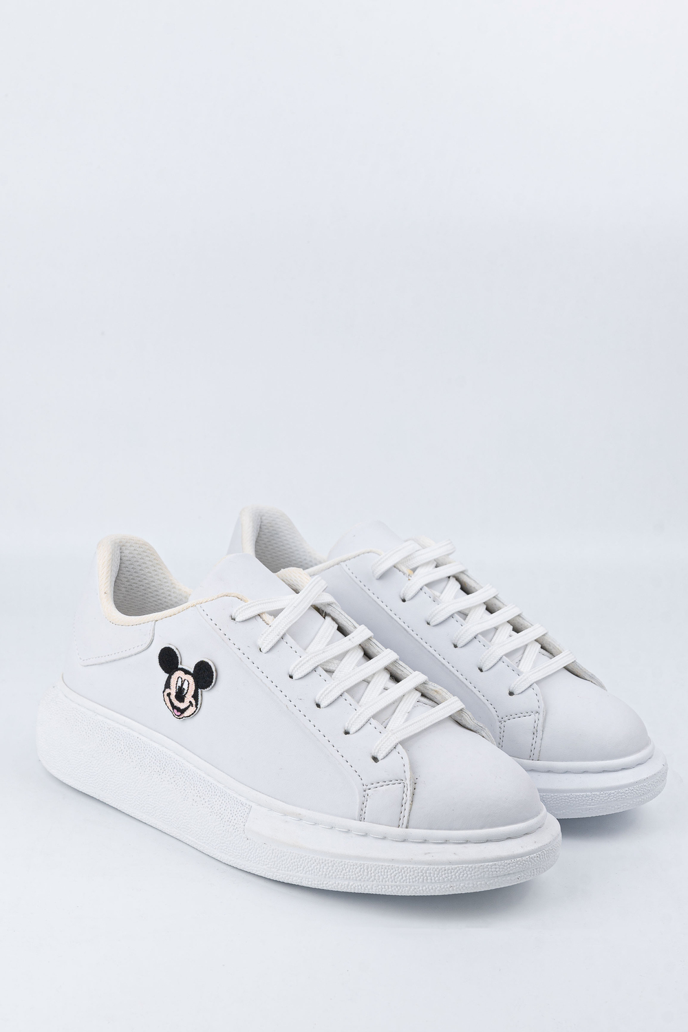Sneaker με έγχρωμη φιγούρα - 1