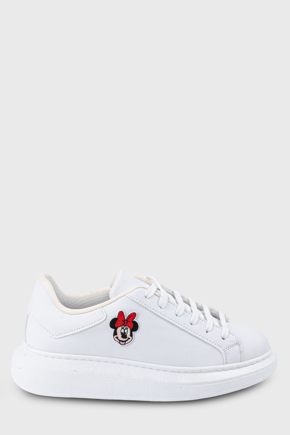 Sneaker με έγχρωμη φιγούρα με τη μαγεία της απλότητας