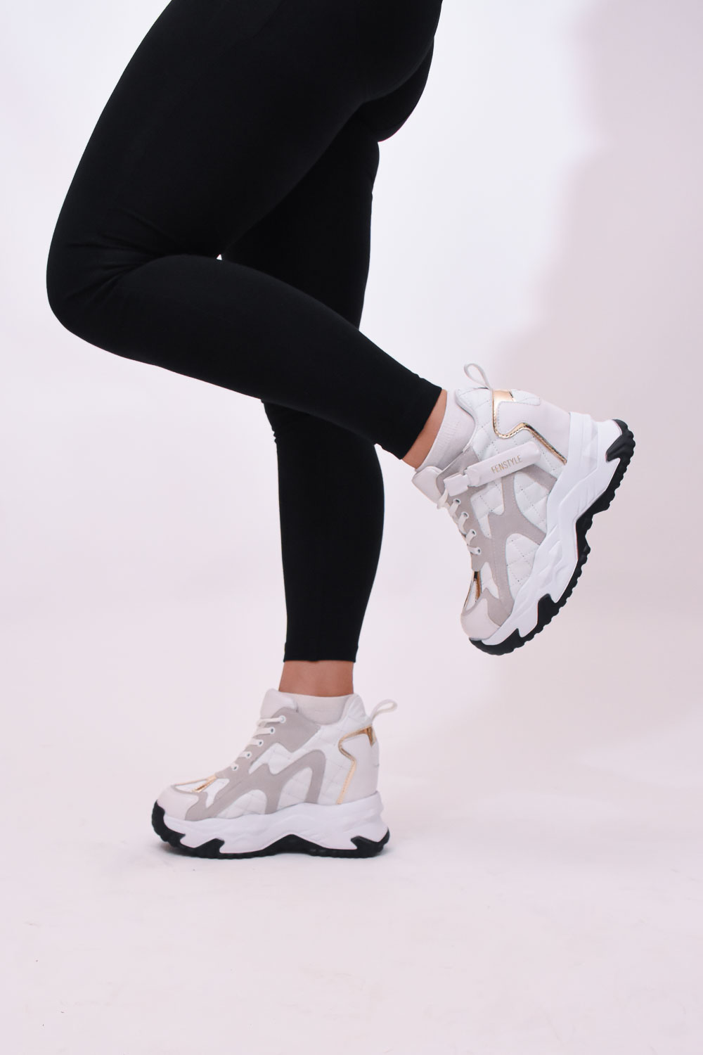 Sneakers με Εσωτερικό Τακούνι και Ιδιαίτερο Σχέδιο 