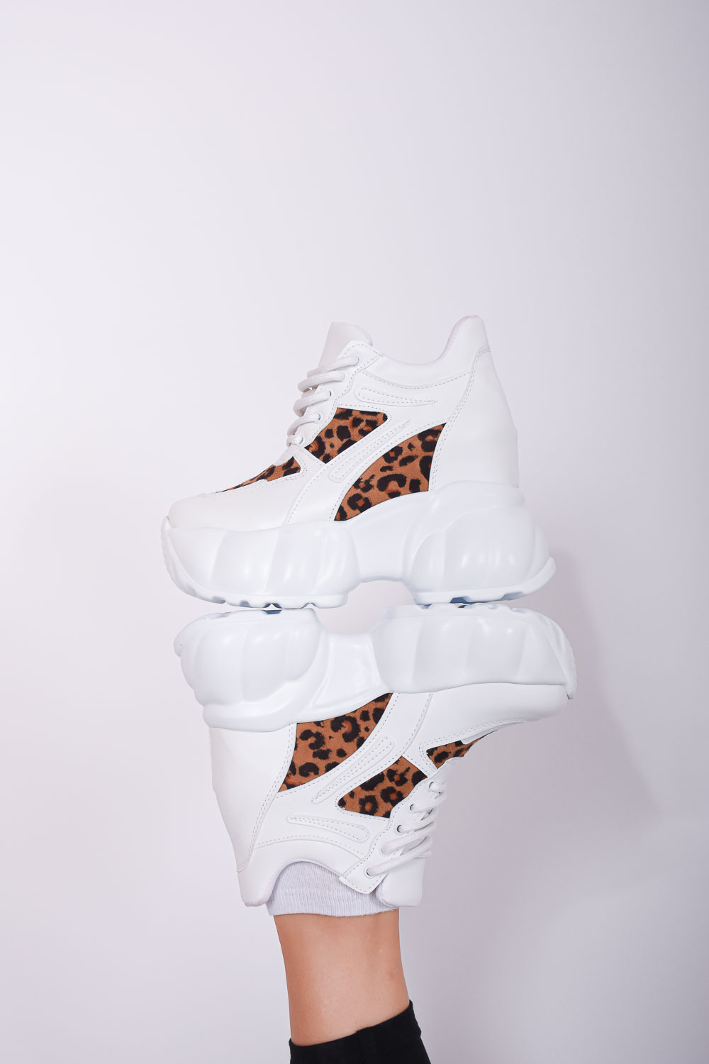 Sneakers με Εσωτερικό Τακούνι και Λεοπάρ Σχέδιο 