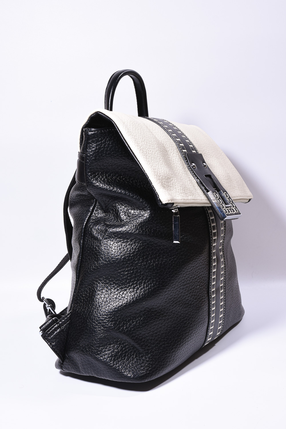 Backpack με Μοντέρνα Λεπτομέρεια