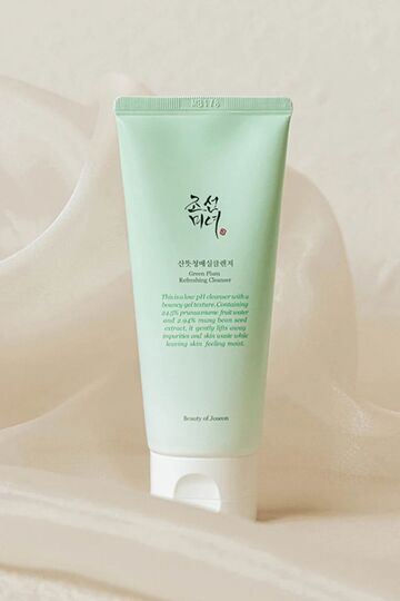 Green Plum Refreshing Cleanser - 100 ml